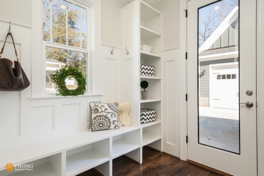 Entry way with concrete flooring